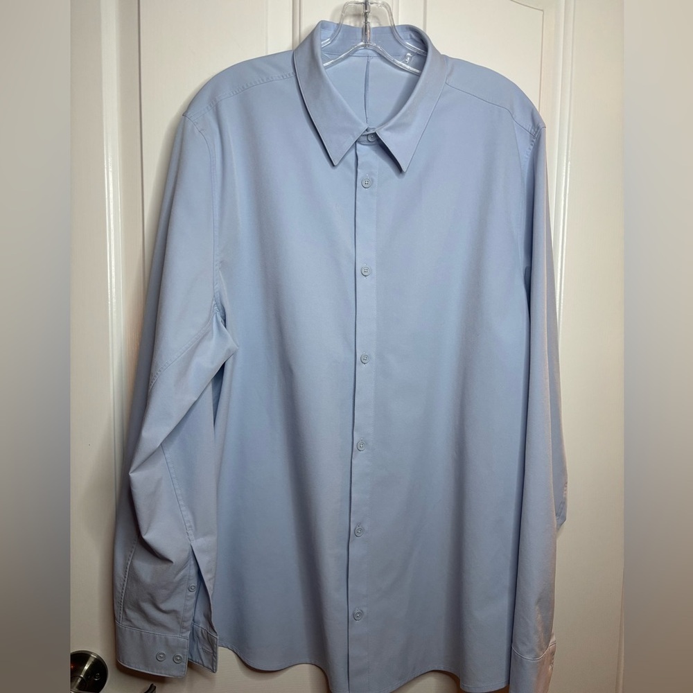 EUC LULULEMON Light Blue Men's Shirt size XL some stretch